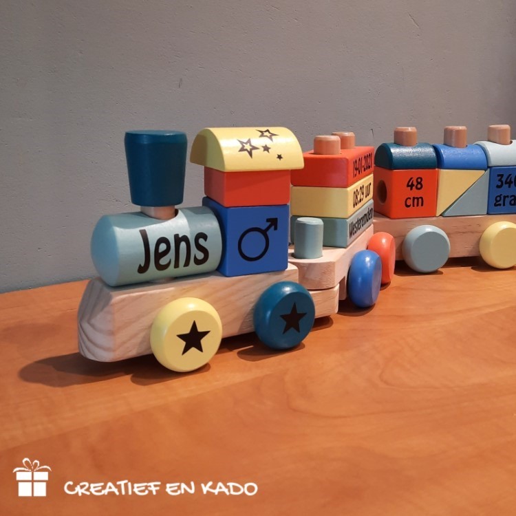 houten trein met naam